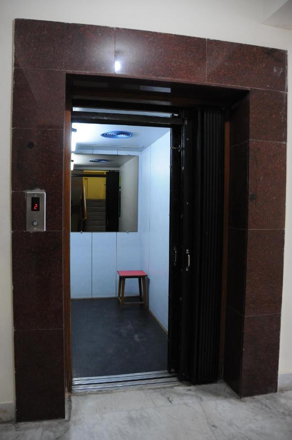 Lloyds Serviced Apartments, Near Music Academy Τσενάι Εξωτερικό φωτογραφία